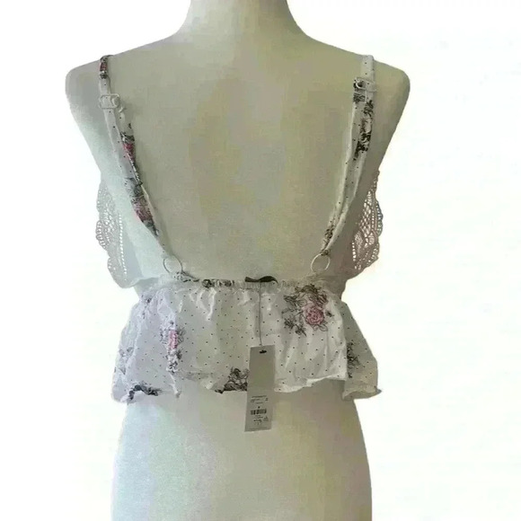 NWT Francesca’s White Floral Crop Top/ Blouse Size Medium - Picture 4 of 5